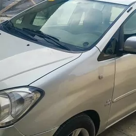 Toyota Innova 2006