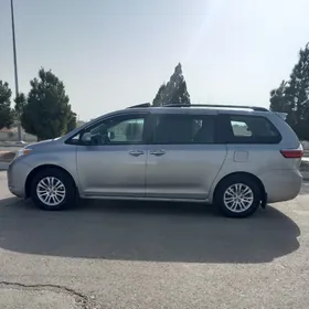 Toyota Sienna 2017