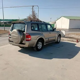 Mitsubishi Pajero 2005