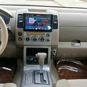 Nissan Pathfinder Armada 2006