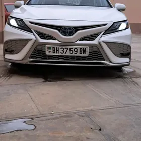 Toyota Camry Hybrid 2021