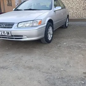 Toyota Camry 2000