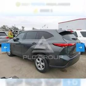 Toyota Highlander 2021