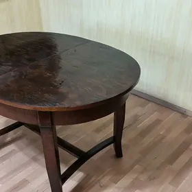 Стол обеденный