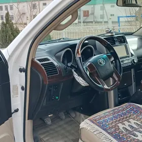 Toyota Land Cruiser Prado 2010