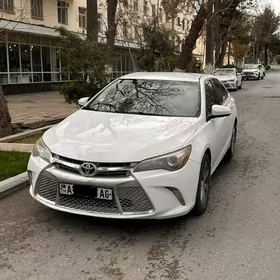 Toyota Camry 2015