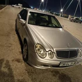 Mercedes-Benz E320 2003