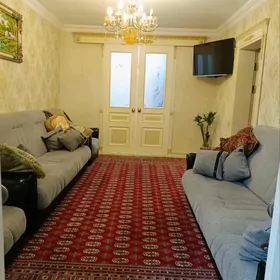 Продается 4 комнатная квартира