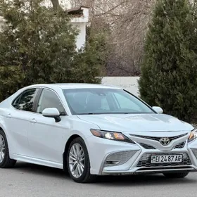 Toyota Camry 2021