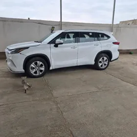 Toyota Highlander 2021