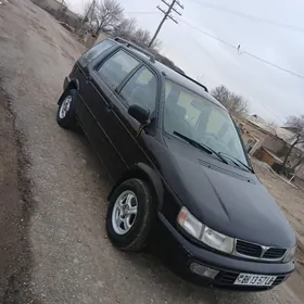 Mitsubishi Chariot 1995