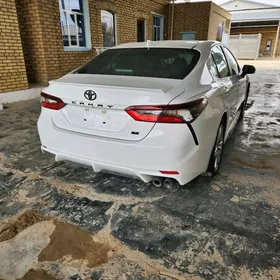 Toyota Camry 2021