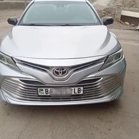 Toyota Camry 2018