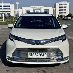 Toyota Sienna 2021