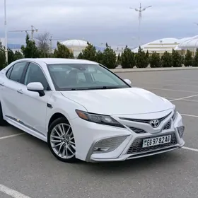Toyota Camry 2021