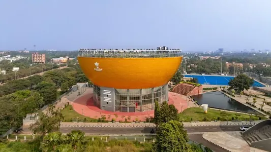 Hindistanda badminton topunyň şekilinde bina guruldy