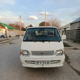 Toyota Hiace 2003