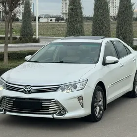 Toyota Camry 2015