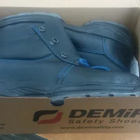 боты 45 размер