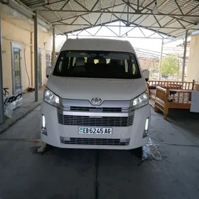 Toyota Hiace 2021