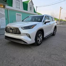 Toyota Highlander 2022
