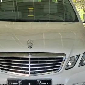 Mercedes-Benz E350 2011