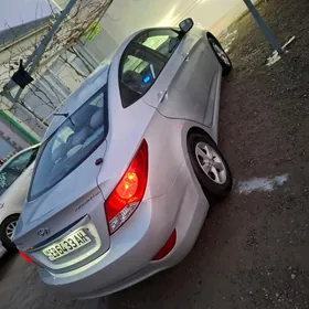 Hyundai Accent 2012