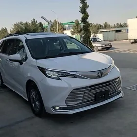 Toyota Sienna 2022