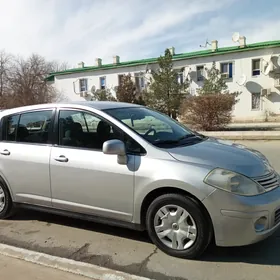 Nissan Versa 2011