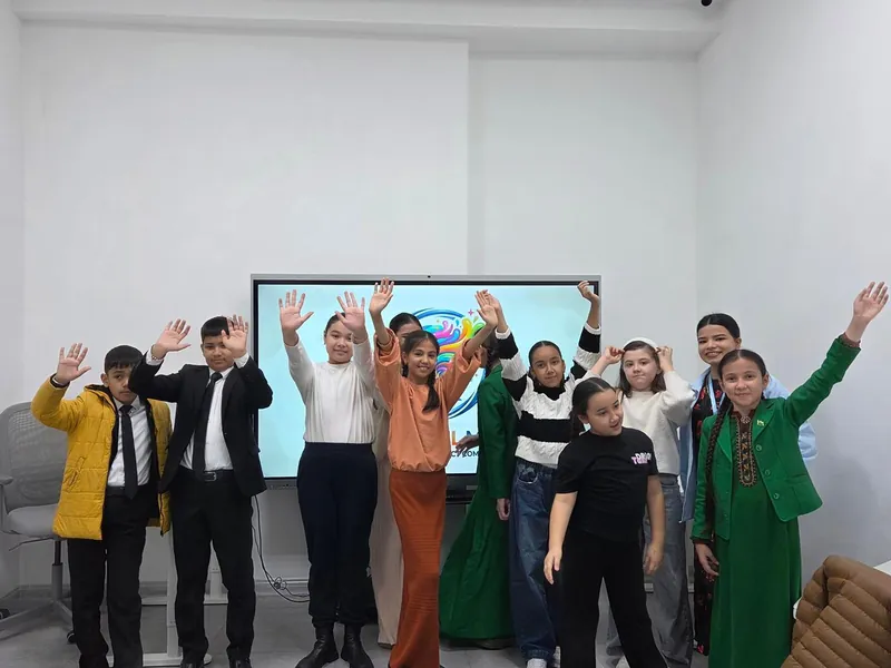 CURIOOKIDS "Bilesigeliji Ýaşlar" H.K Gallery 12