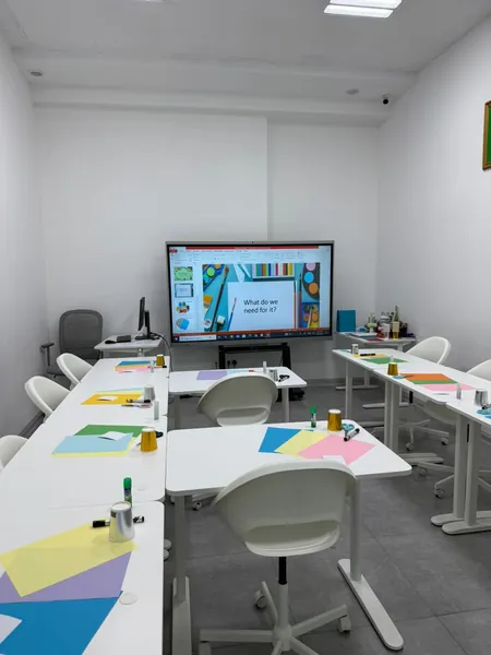 CURIOOKIDS "Bilesigeliji Ýaşlar" H.K Gallery 13