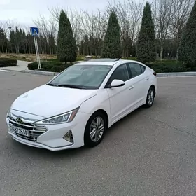 Hyundai Elantra 2020