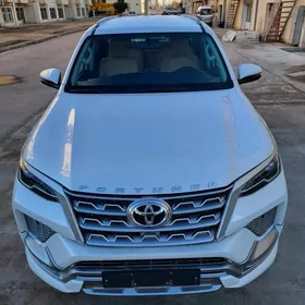 Toyota Fortuner 2025