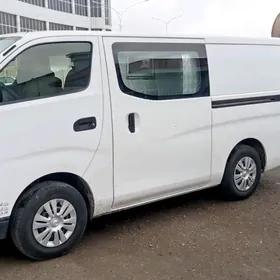 Nissan Urvan 2021