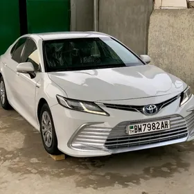 Toyota Camry Hybrid 2021