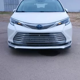 Toyota Sienna 2021
