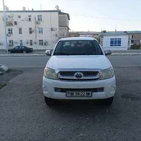 Toyota Hilux 2011