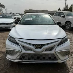 Toyota Camry 2022