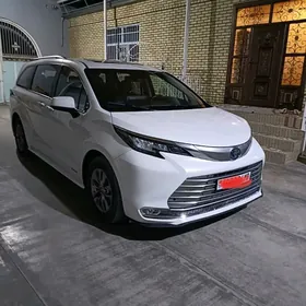 Toyota Sienna 2022