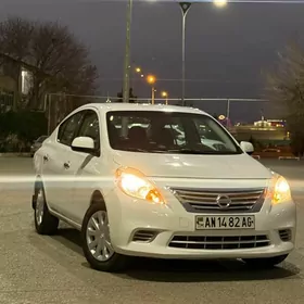 Nissan Versa 2012