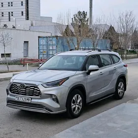 Toyota Highlander 2022
