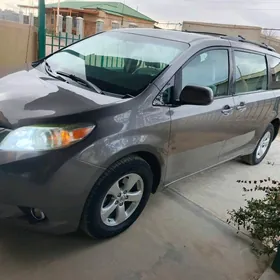 Toyota Sienna 2013