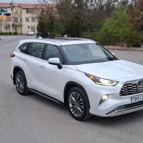 Toyota Highlander 2022