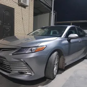 Toyota Camry 2024