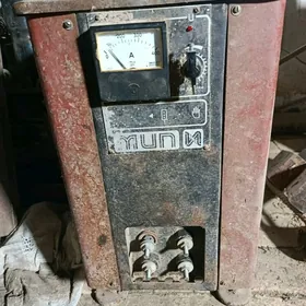 akumulyator zaryat berýän