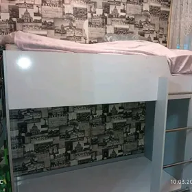 двухъярусная кровать