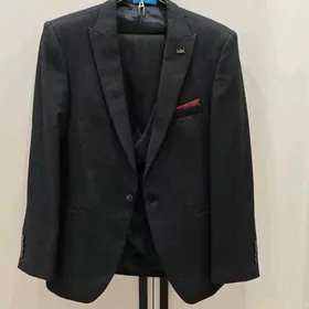 Костюм тройка" Louis Santiago"