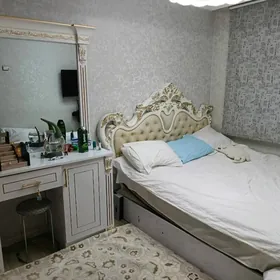 кровать двуспальная плюс трюмо