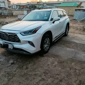 Toyota Highlander 2022