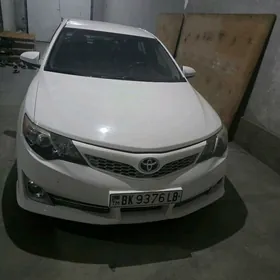 Toyota Camry 2012